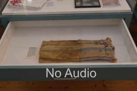 Station 20A: Torah mantle